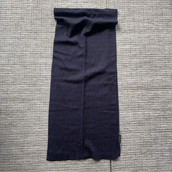 Hermes Cashmere H Pattern Scarf - Picture 9 of 14